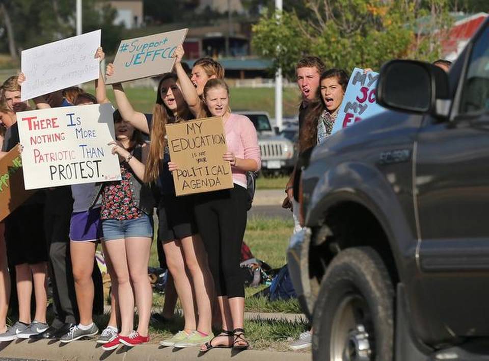 [:en]Students Take a Stand[:]