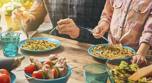 Strengthening Family Bonds at the Dinner Table