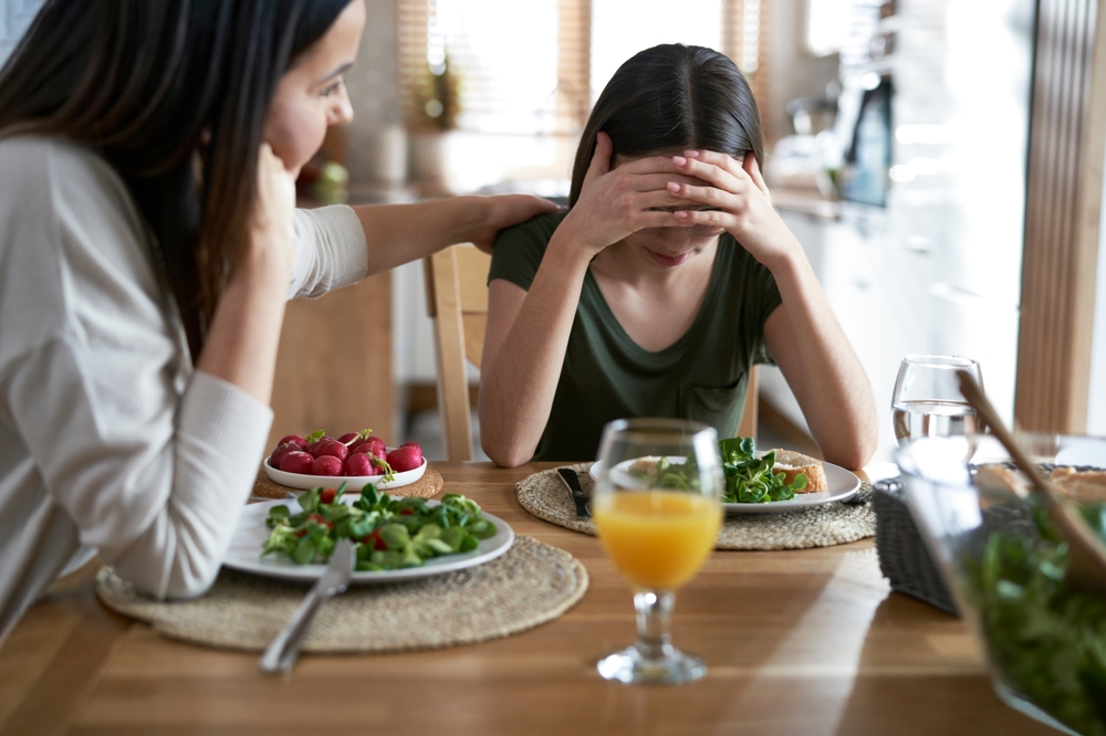 [:en]Family Dinner and Eating Disorders: What Parents Need to Know[:]